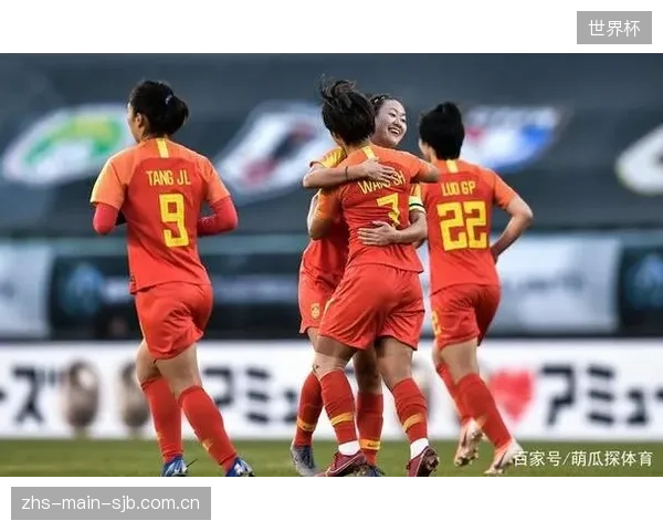 中国队依靠短角球的精准配合,在排位赛中逆转战胜东道主埃及队。 中国队依靠短角球的精准配合,在排位赛中逆转战胜东道主埃及队。